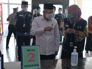 Wapres Maruf Tinjau Simulasi Vaksinasi COVID-19 di Puskesmas Cikarang