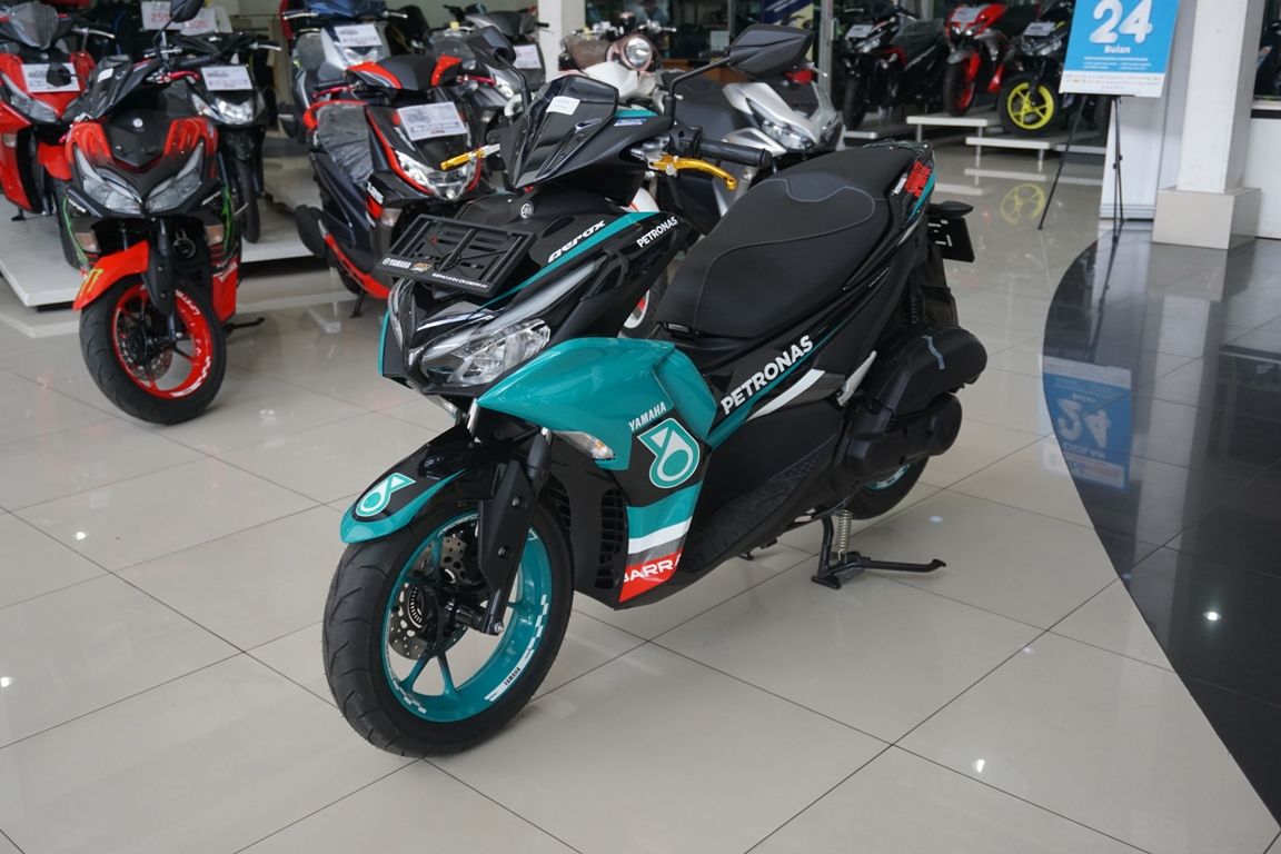 Kala Yamaha Aerox 155 Connected Berbaju Tim Petronas Sprinta