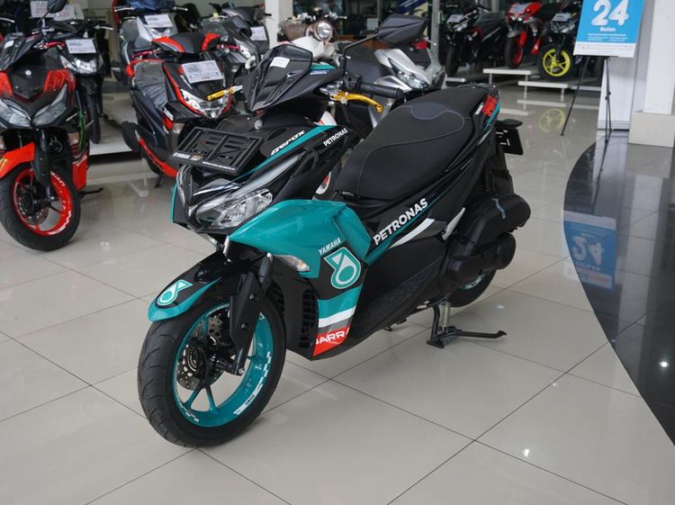 Potret Yamaha Aerox 155 Connected Berbaju Tim Petronas Sprinta