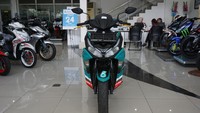 Jadi design ini bukan dari Yamaha Pusat (YIMM ) dan YIMM tidak memproduksi design ini. Ini request dari konsumen Cargloss Paint, karena memang yang lagi trend di masyarakat saat ini salah satunya adalah livery GP Petronas, ujar Kepala Cabang Yamaha Mekar Motor, Bogor, Barkah, kepada detikOto, Jumat (20/11/2020). Foto: Dok. Yamaha Mekar Motor