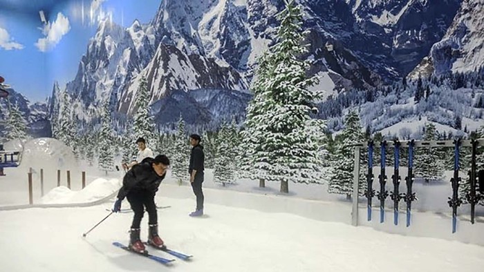 Area permainan Ski di Trans Snow World Bintaro