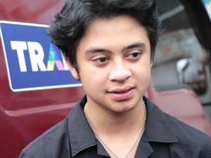 Aurel Hermansyah Positif Corona Jelang Nikah, Bastian Steel Beri Doa Terbaik
