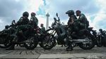 Bawa Panser Prajurit TNI Copot Spanduk Habib Rizieq
