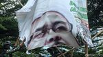 Bawa Panser Prajurit TNI Copot Spanduk Habib Rizieq