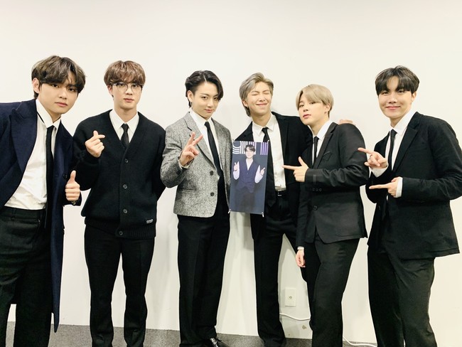 2. BTSBukan sesuatu yang mengejutkan jika BTS adalah idol KPop paling dicintai saat ini. Selain karena karya-karyanya, BTS juga dianggap mengharumkan nama bangsa dalam kancah internasional.Foto: (dok. BTS/Big Hit Entertainment)