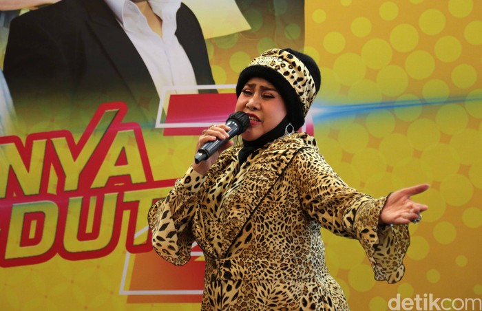 Elvy Sukaesih Elvy Sukaesih
