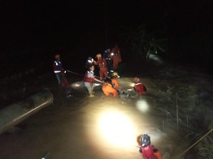 2 Pemotor Berboncengan Hilang Terseret Arus Banjir di Kendal