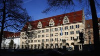 Pemerintah Kota Nuremberg berencana memugar Arena Pertemuan Partai Nazi menjadi kawasan yang bisa dikunjungi masyarakat umum. Penjelasan tentang fungsi setiap bangunan juga akan dipasang. AP Photo/Matthias Schrader