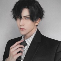 Cosplayer asal Malaysia yang bernama Hakken Ryou ini membuat banyak orang merasa bingung. Karena sering melakukan cosplay sebagai karakter pria tampan, tak sedikit yang mengiranya memang pria asli. Namun ternyata hal itu salah. Foto: Instagram/@_hakkencoser_