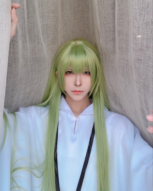 Tak hanya popular di Instagram, Hakken juga memiliki banyak penggemar di Facebook. Di media sosialnya itu Hakken sering membagikan foto-foto dirinya saat bercosplay. Foto: Instagram/@_hakkencoser_