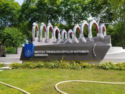 8 Universitas Terbaik di Jawa Timur Versi QS AUR 2023, Siapa Teratas?