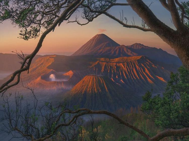 Surga Dunia yang Terabadikan Jawara Landscape Photographer of the Year
