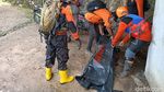 Jasad Pemotor yang Hanyut Terseret Banjir Kendal Ditemukan Jasad Pemotor yang Hanyut Terseret Banjir Kendal Ditemukan