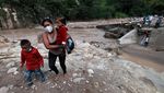 Jembatan Hancur Terdampak Badai Iota di Honduras