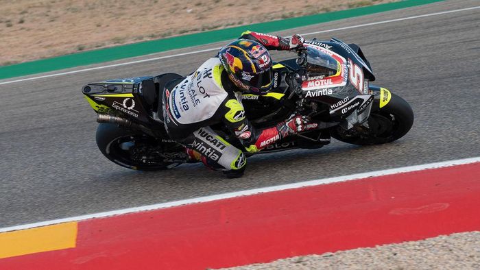 Johann Zarco ALCANIZ, SPAIN - OCTOBER 23: Johann Zarco of France and Reale Avintia Racing rounds the bend during the free practice for the MotoGP of Teruel at Motorland Aragon Circuit on October 23, 2020 in Alcaniz, Spain. (Photo by Mirco Lazzari gp/Getty Images)