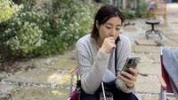 Kang Sora kembali jadi sorotan publik setelah kabar kehamilannya mencuit di media sosial. Kabar tersebut telah dikonfirmasi oleh Plum Actors selaku agensi. Foto: Instagram @reveramess_