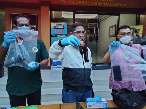 Konferensi pers kasus penodongan petugas SPBU di Benoa, Bali