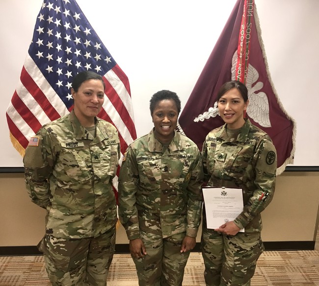 Saat mencoba meraih sertifikasi sebagai perawat ini, Kristy tertarik mendaftar sebagai bagian dari tentara Amerika Serikat. Wanita 35 tahun itu mendaftar progam Military Accessions Vital to the National Interest (MAVNI) pada 2014. Lolos seleksi, Kristy kemudian mengubah kewarganegaraannya menjadi warga AS untuk menjadi bagian dari tentara Negeri Paman Sam. Foto: Dok. pribadi Kristania Virginia Besouw