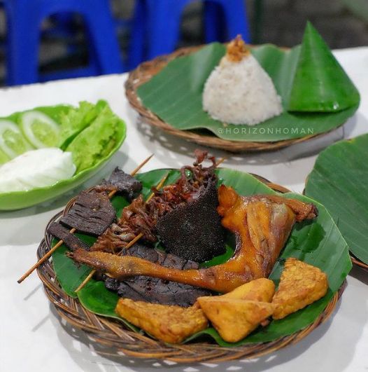 5 Kuliner  Malam  Enak di Depok  Ada Nasi Uduk hingga Sate 