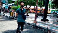 Kendaraan listrik satu roda tanpa setang kemudi itu dapat lincah melaju di jalanan Klaten.
