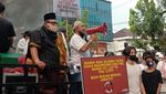 Saat Warga di Beberapa Kota Indonesia Tolak Kehadiran Habib Rizieq