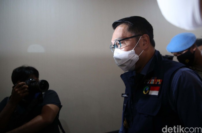 Gubernur Jawa Barat Ridwan Kamil memenuhi panggilan Bareskrim Polri di Jakarta. Kang Emil dimintai klarifikasi terkait acara Habib Rizieq di Bogor.