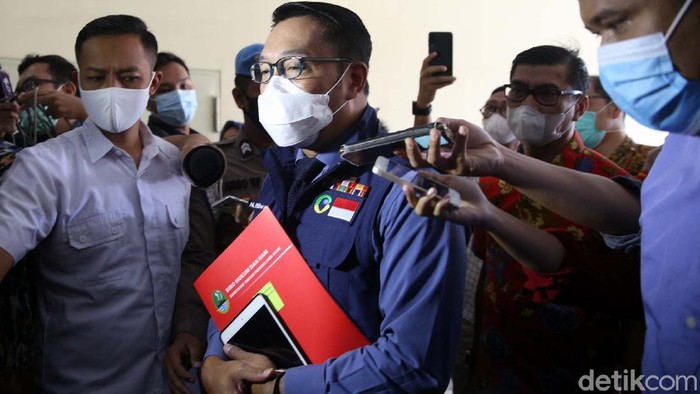 Gubernur Jawa Barat Ridwan Kamil memenuhi panggilan Bareskrim Polri di Jakarta. Kang Emil dimintai klarifikasi terkait acara Habib Rizieq di Bogor.