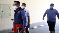 Diberitakan sebelumnya, Karopenmas Divisi Humas Polri Brigjen Awi Setiyono menyampaikan, Ridwan Kamil akan dimintai klarifikasi terkait Pergub penanganan COVID-19 di Jabar. Selain itu, Ridwan Kamil bakal ditanya terkait upaya dalam mengantisipasi kerumunan di Jabar.