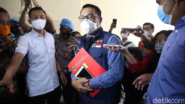 Momen Ridwan Kamil Penuhi Panggilan Bareskrim Polri