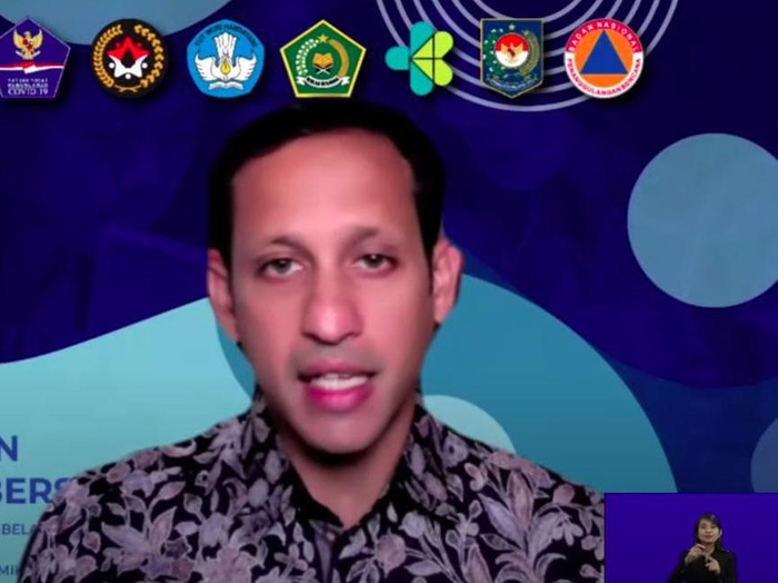 Nadiem Makarim umumkan sekolah boleh buka di Januari 2021.