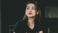 Nora Alexandra mendapat dukungan dari netizen. Namun ada pesan buat aparat dari sang artis. (Foto: dok. Instagram @ncdpapl) 