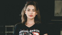 Semoga kinerja aparat sama cepatnya seperti menangkap JRX. Tanpa somasi apalagi somasi, pokoknya tangkap dan adili, tulis Nora Alexandra. (Foto: dok. Instagram @ncdpapl) 