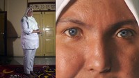 Tinggal di Nagari Sungayang, Kabupaten Tanah Datar, Tuti bangga dengan keluarganya yang dikenal sebagai keluarga mata biru di daerah itu.