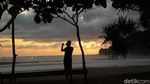 Foto: Menghabiskan Malam Syahdu di Pantai Rajegwesi Banyuwangi