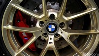 Dihadirkan secara perdana pada BMW Exhibition, New BMW M2CS ditawarkan dengan harga Rp. 2,379,000,000,- (off-the-road) untuk transmisi M-DCT sementara untuk transmisi 6-percepatan manual ditawarkan dengan harga Rp. 2,409,000,000,- (off-the-road).