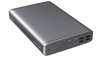 Nama powerbank ini adalah Maxoak laptop powerbank, dan sesuai namanya, memang ditujukan untuk mengisi ulang baterai laptop. Kapasitasnya adalah 50 ribu mAh, dan punya output dalam berbagai voltase, seperti 20V, 12V, dan lainnya. Foto: Istimewa