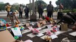 Puluhan Boneka Ramaikan Peringatan Hari Anak Sedunia