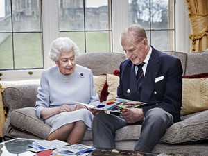 Ratu Elizabeth dan Pangeran Philip Rayakan Ultah Pernikahan ke-73