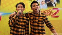 Ridho dalam foto ini tampil dengan gaya rambut berbeda. Foto: Noel/detikhot