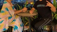 Disebut sebagai sang gladiator, Vicky berhasil menaklukan hati Kalina. Meski baru dekat, tapi Kalina dan Vicky sudah terlihat mesra. Foto: Instagram @vickyprasetyo777/@kalinaocktaranny