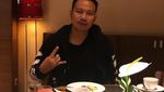 Romantisnya Kalina Ocktarani Saat Masak Rawon untuk Vicky Prasetyo