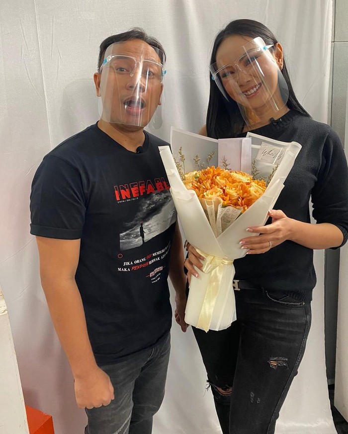 Romantisnya Kalina Ocktarani Saat Masak Rawon untuk Vicky Prasetyo Romantisnya Kalina Ocktarani Saat Masak Rawon untuk Vicky Prasetyo