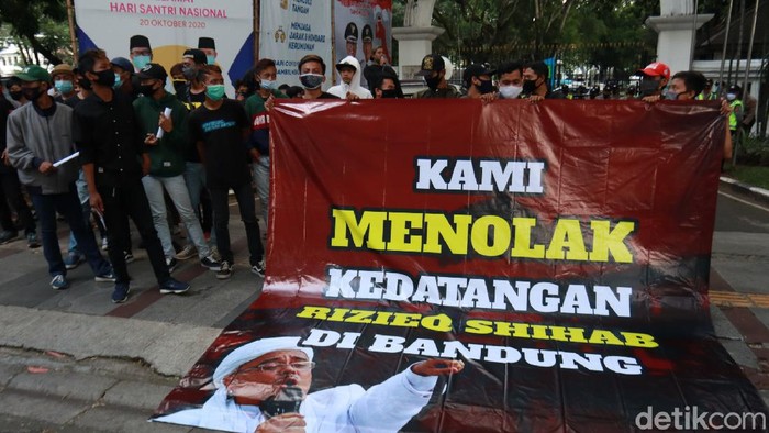 Tolak Habib Rizieq di Bandung