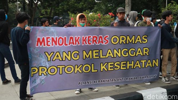 Tolak Habib Rizieq di Bandung