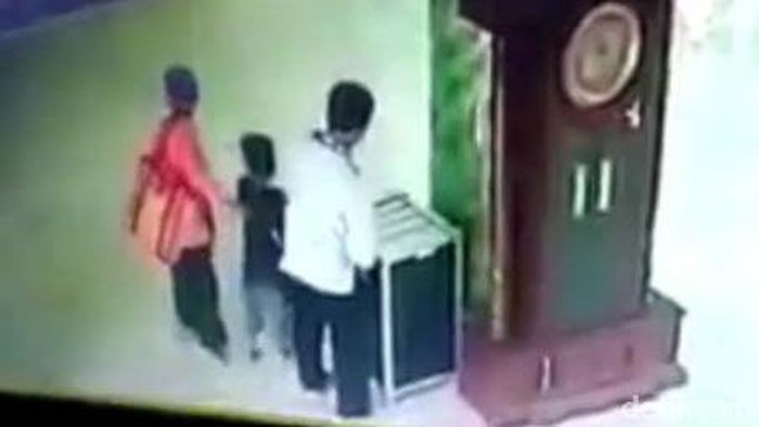 viral pencuri kotak amal di malang sekeluarga