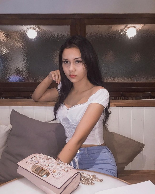 Anastasia pernah membintangi sinteron berjudul Topeng Kaca yang juga dibintangi oleh Aisyah Aqilah dan Athalla Naufal. Dalam sinetron tersebut, Anastasia berperan sebagai Riri.  Foto: dok. Instagram