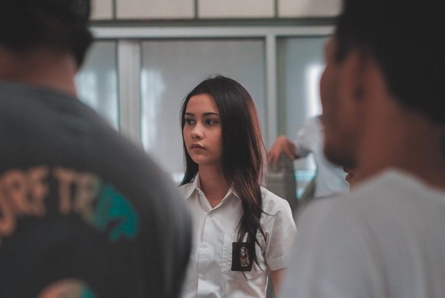 Tidak diketahui berapa usia Anastasia, namun ia pernah memerankan sinetron sebagai anak SMA. Banyu Biru sendiri diketahui usianya sudah 40-an.  Foto: dok. Instagram