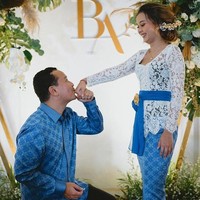 Pada September, Banyu Biru dan Anastasia telah melangsungkan pertunangan. Inilah momen manis pertunangan keduanya. Foto: dok. Instagram