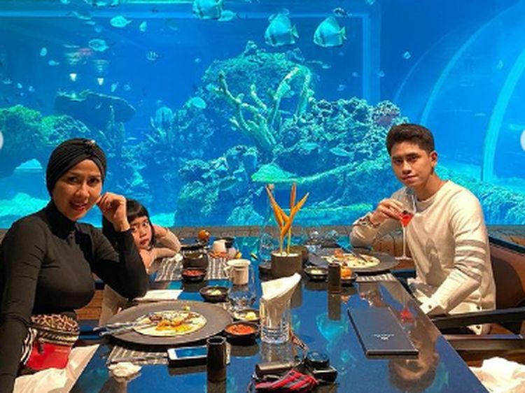 Romantisnya Athalla Naufal dan Venna Melinda saat Makan Malam