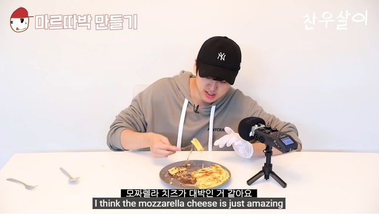 Chanwoo iKON Bikin Martabak Manis